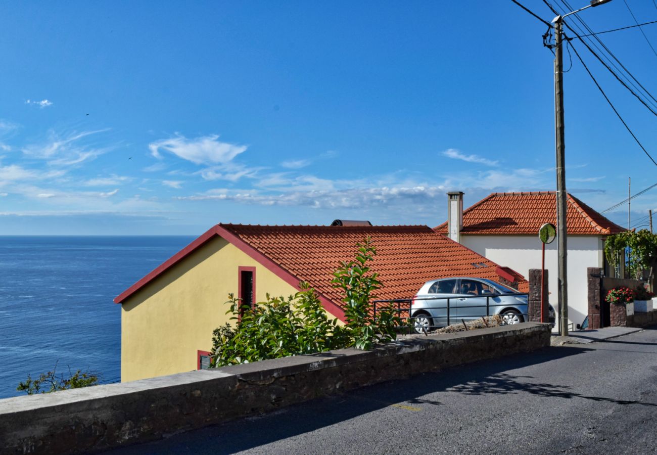 Estudio en Ponta do Sol - Vista Mar, a Home in Madeira