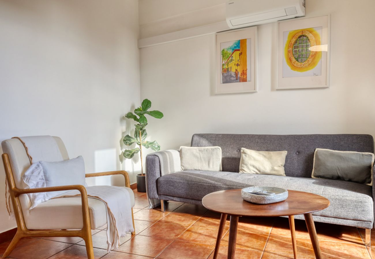 Apartamento en Funchal - Beco Santa Emilia 4N, a Home in Madeira