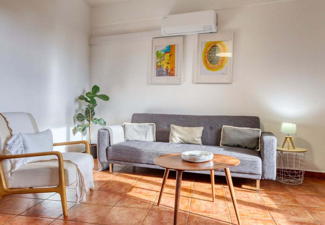 Apartamento en Funchal - Beco Santa Emilia 4N, a Home in Madeira