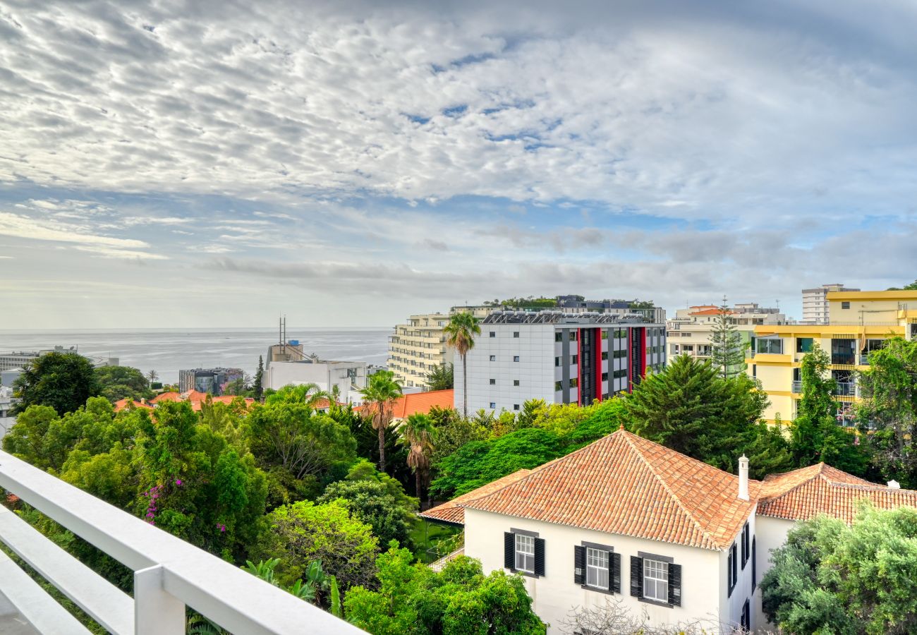 Apartamento en Funchal - Jasmineiro, a Home in Madeira