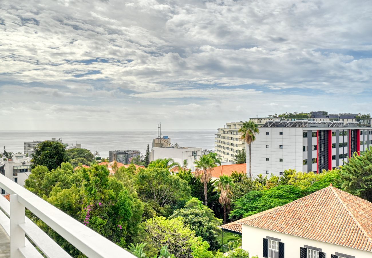 Apartamento en Funchal - Jasmineiro, a Home in Madeira