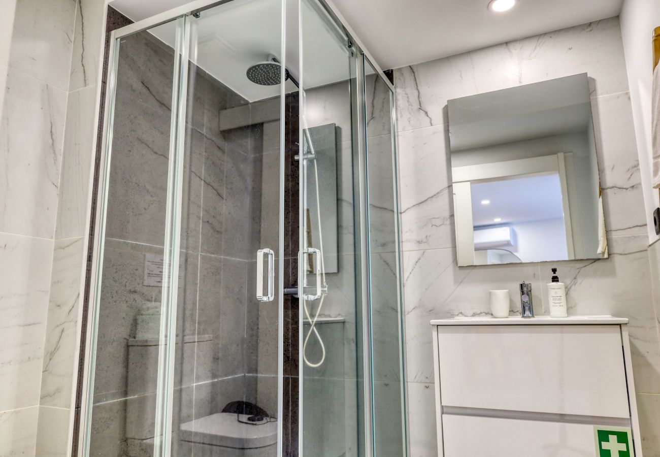 Apartamento en Funchal - Beco Santa Emilia 4O, a Home in Madeira