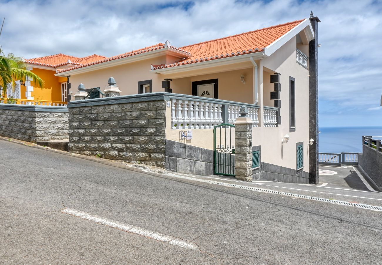 Apartamento en Calheta - Vale dos Amores, a Home in Madeira