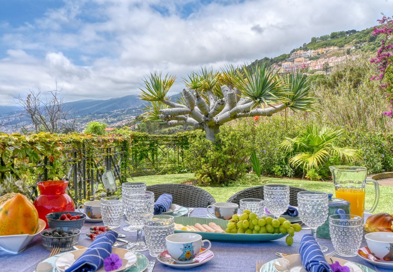 Villa en Funchal - Casa das Bromelias, a Home in Madeira