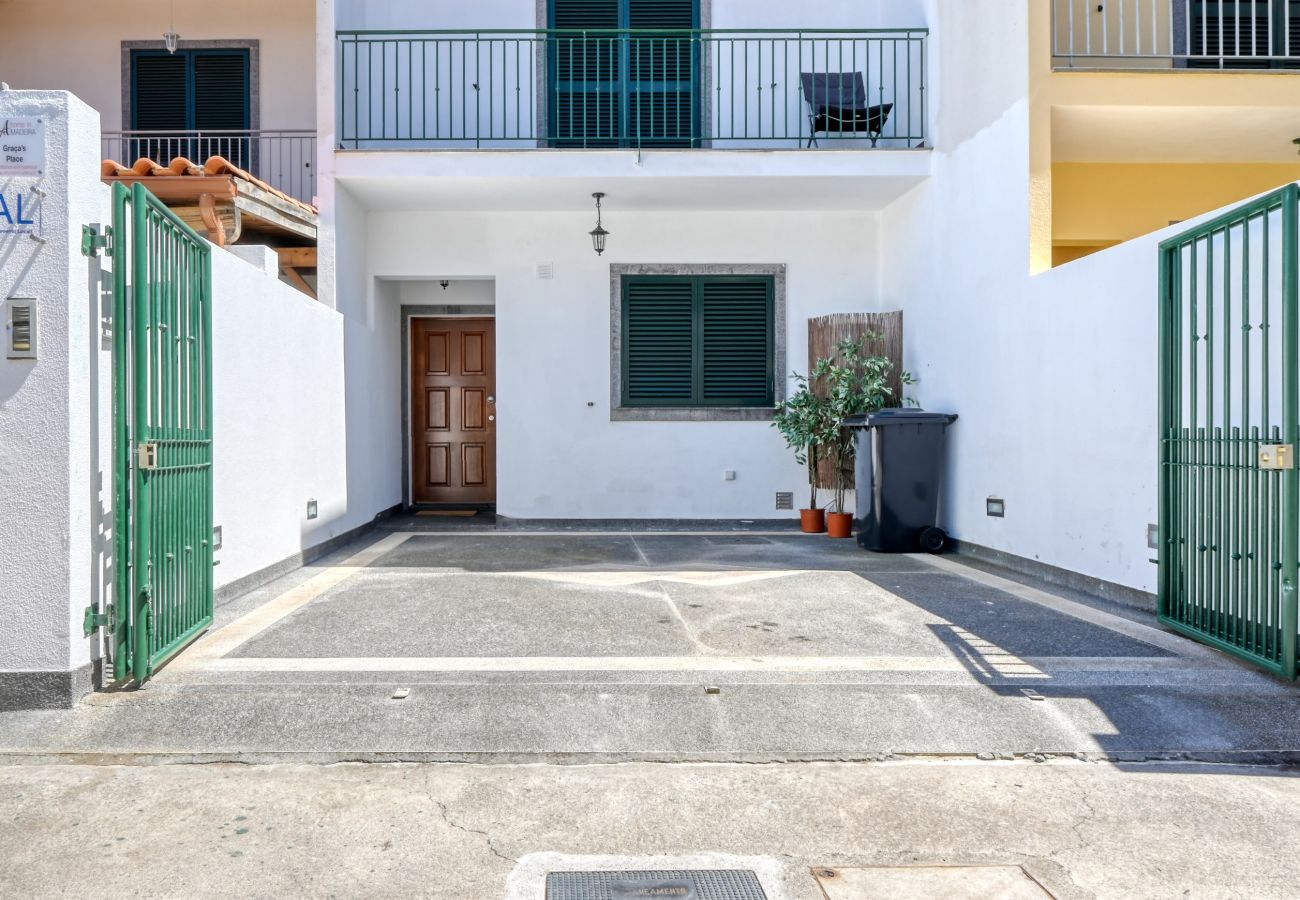 Casa en Santa Cruz - Graca's Place, a Home in Madeira