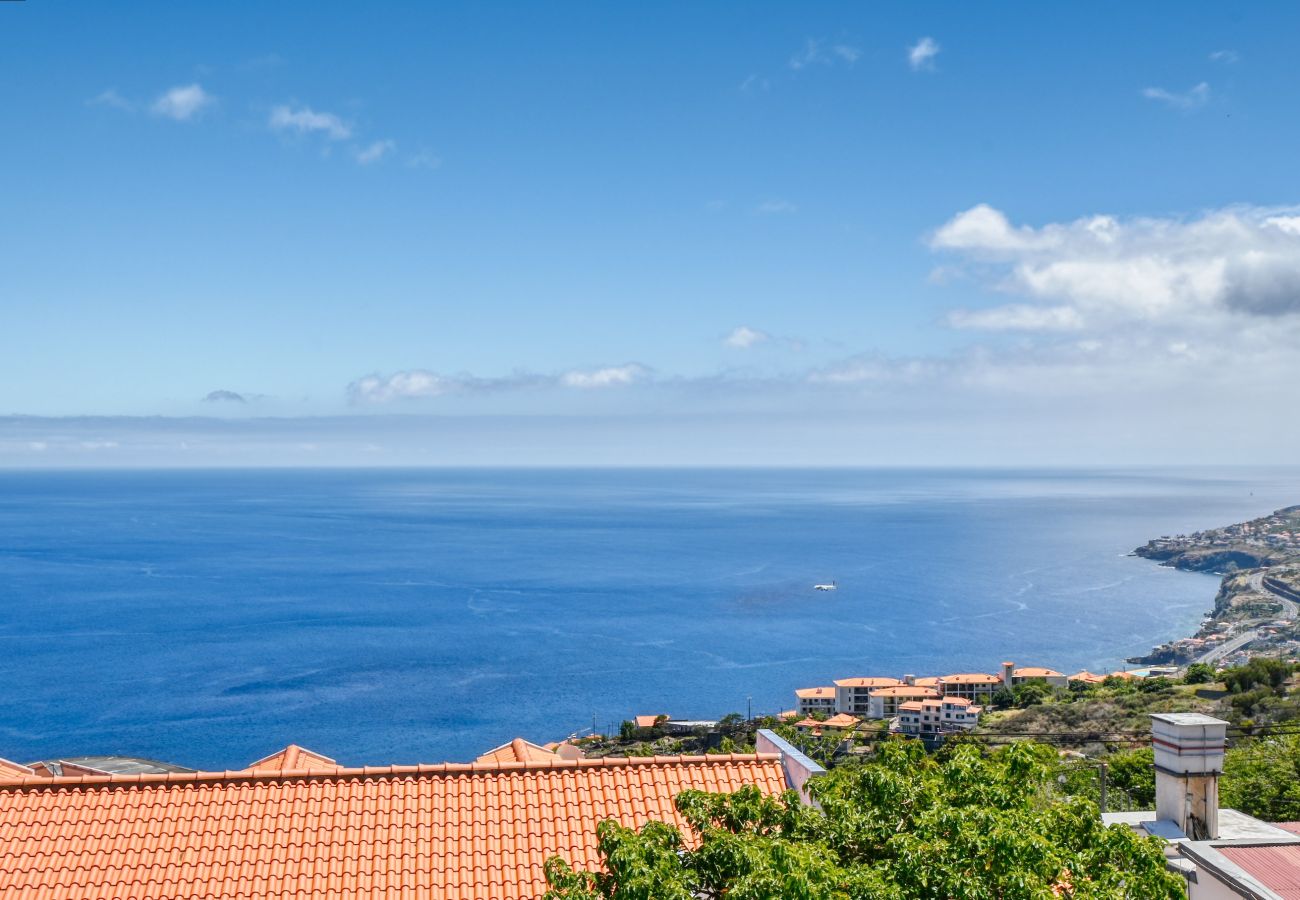 Casa en Santa Cruz - Graca's Place, a Home in Madeira