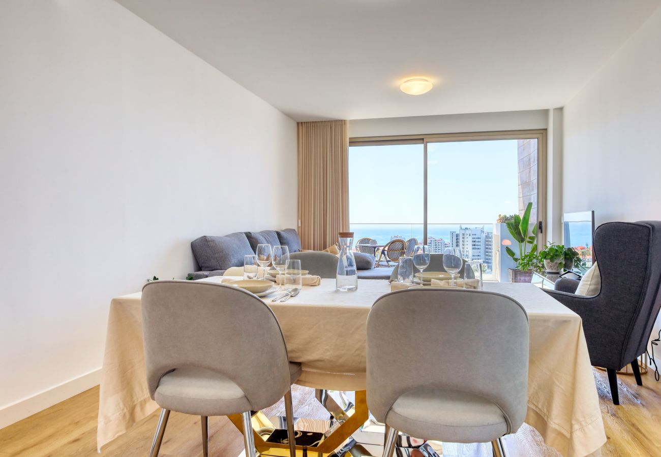 Apartamento en Funchal - The Place Funchal View, a Home in Madeira