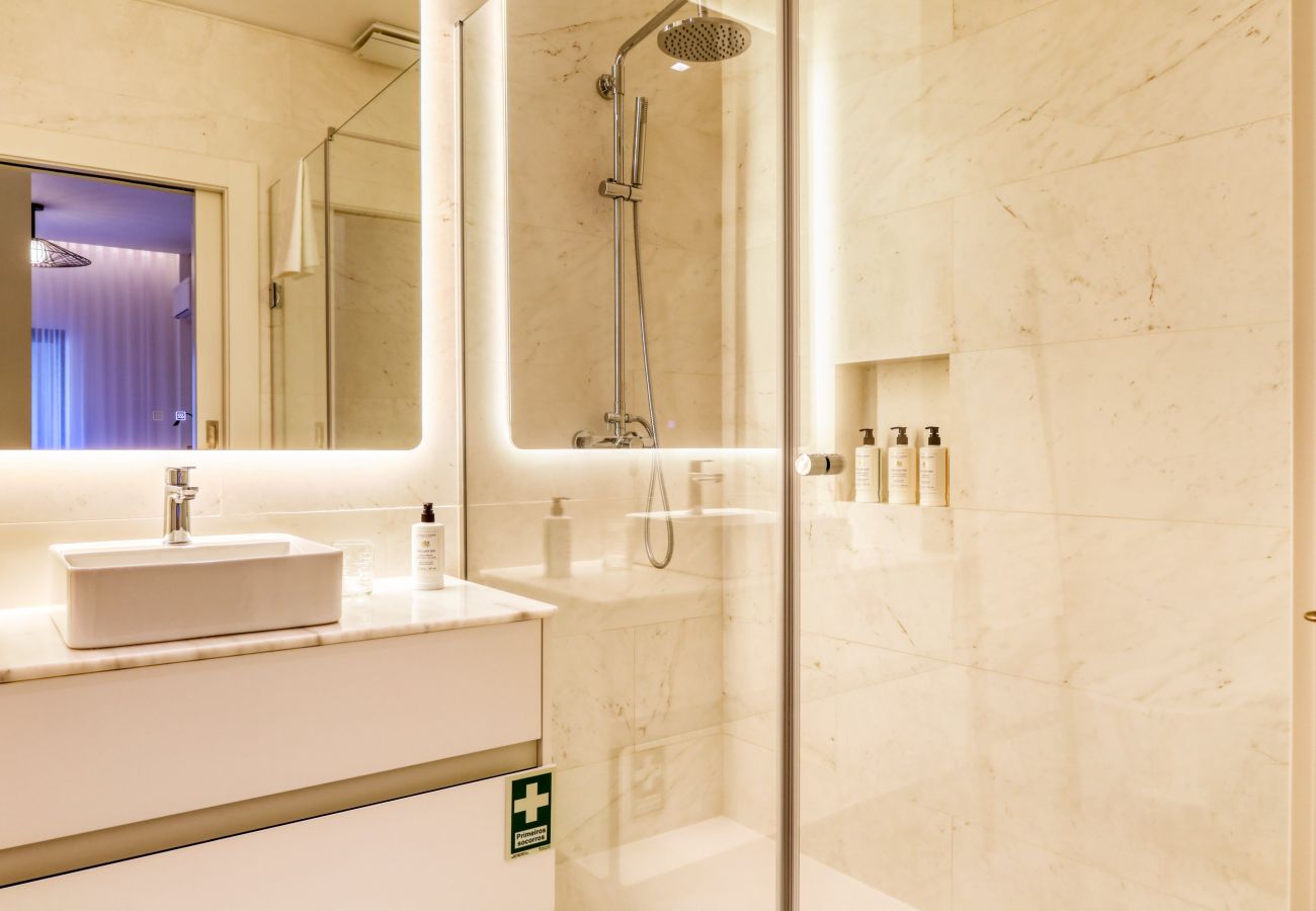 Apartamento en Funchal - Funchal Acqua Blue 3O, a Home in Madeira