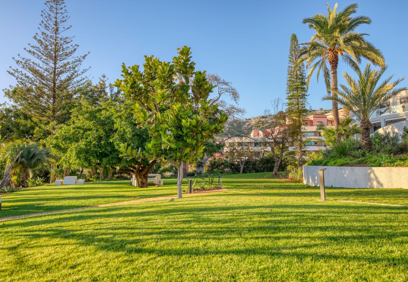 Apartamento en Funchal - Funchal Acqua Blue 3O, a Home in Madeira