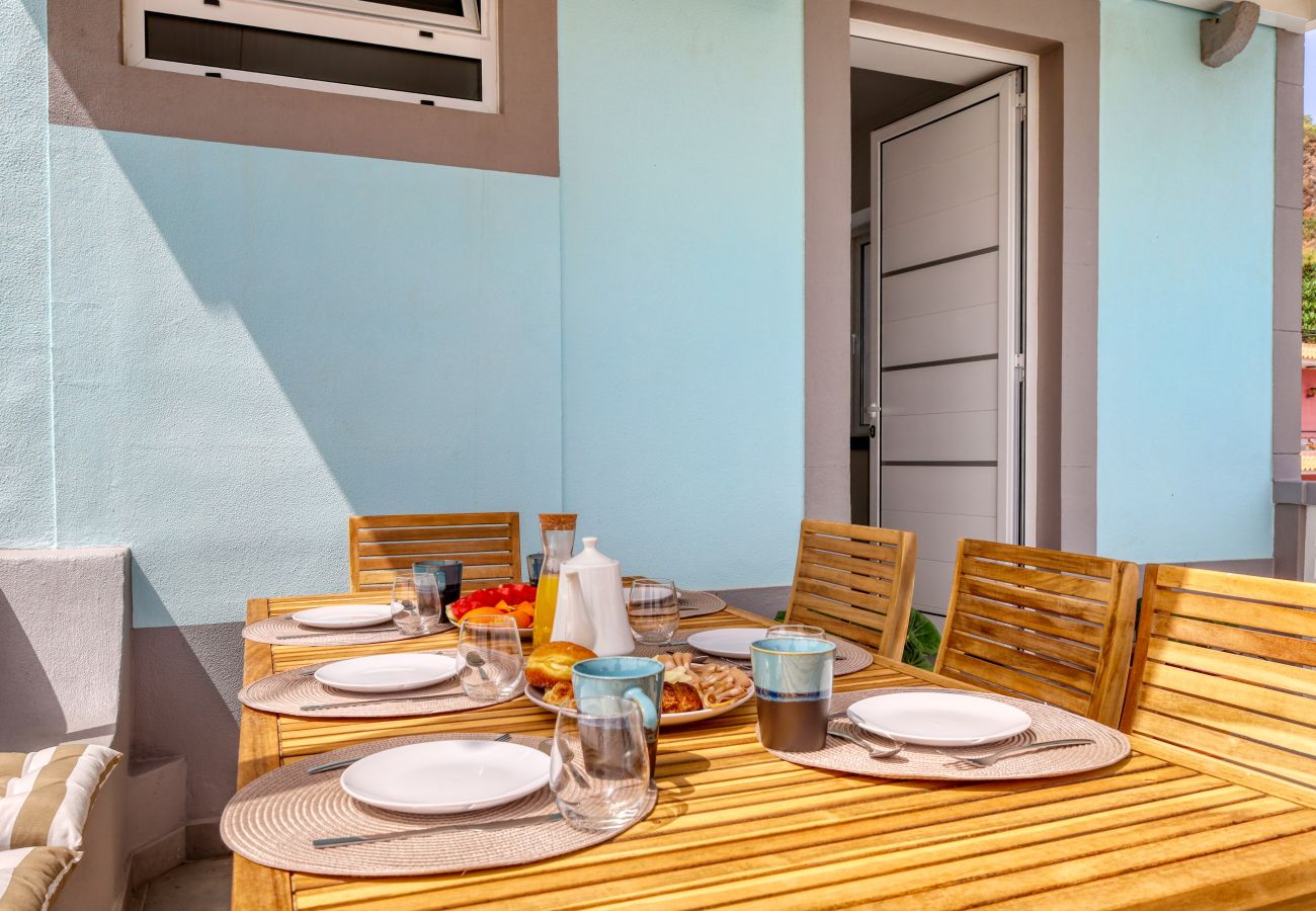 Apartamento en Ponta do Sol - Casa da Tia Celeste I, a Home in Madeira