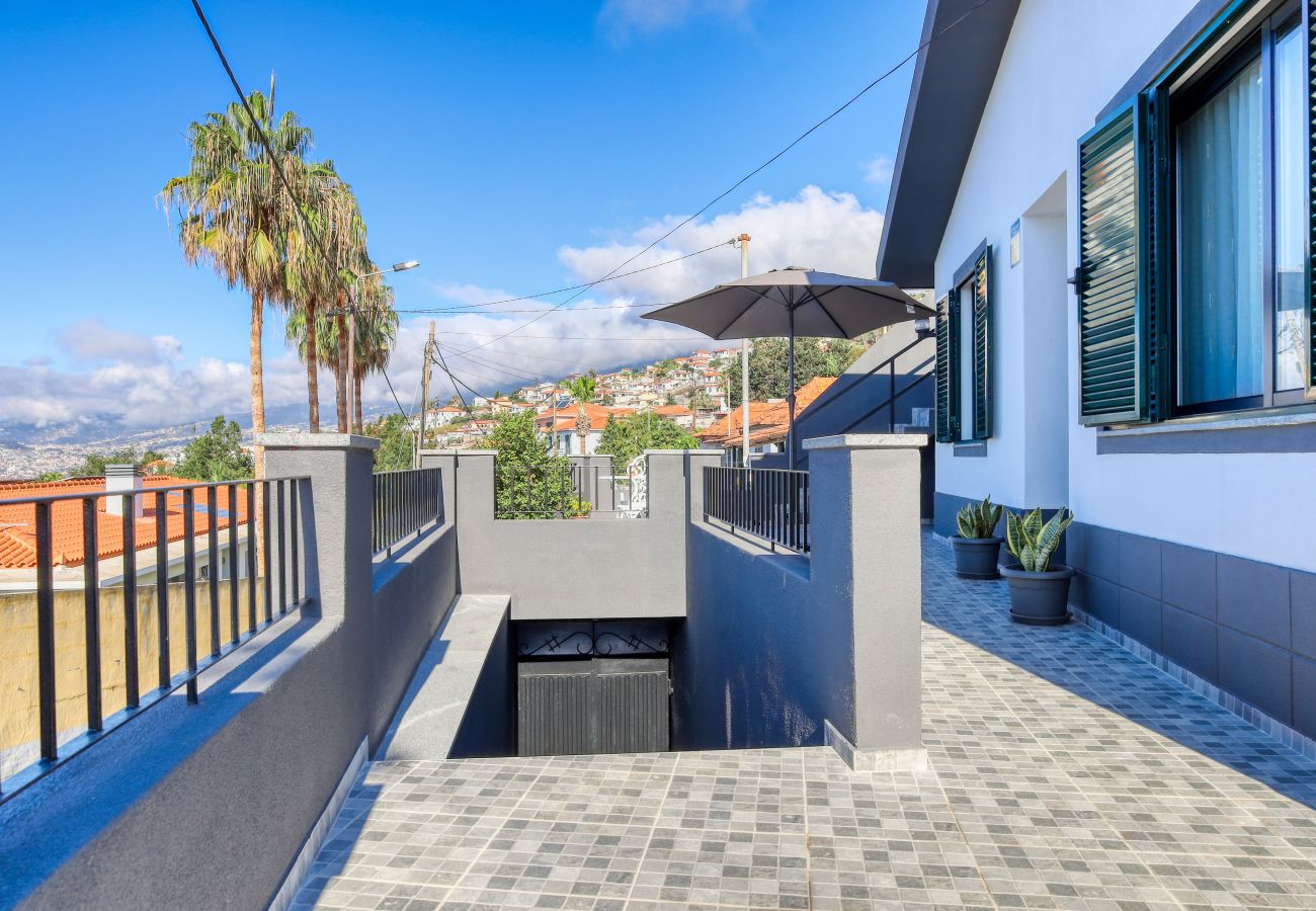 Casa en Funchal - Funchal Hills, a Home in Madeira