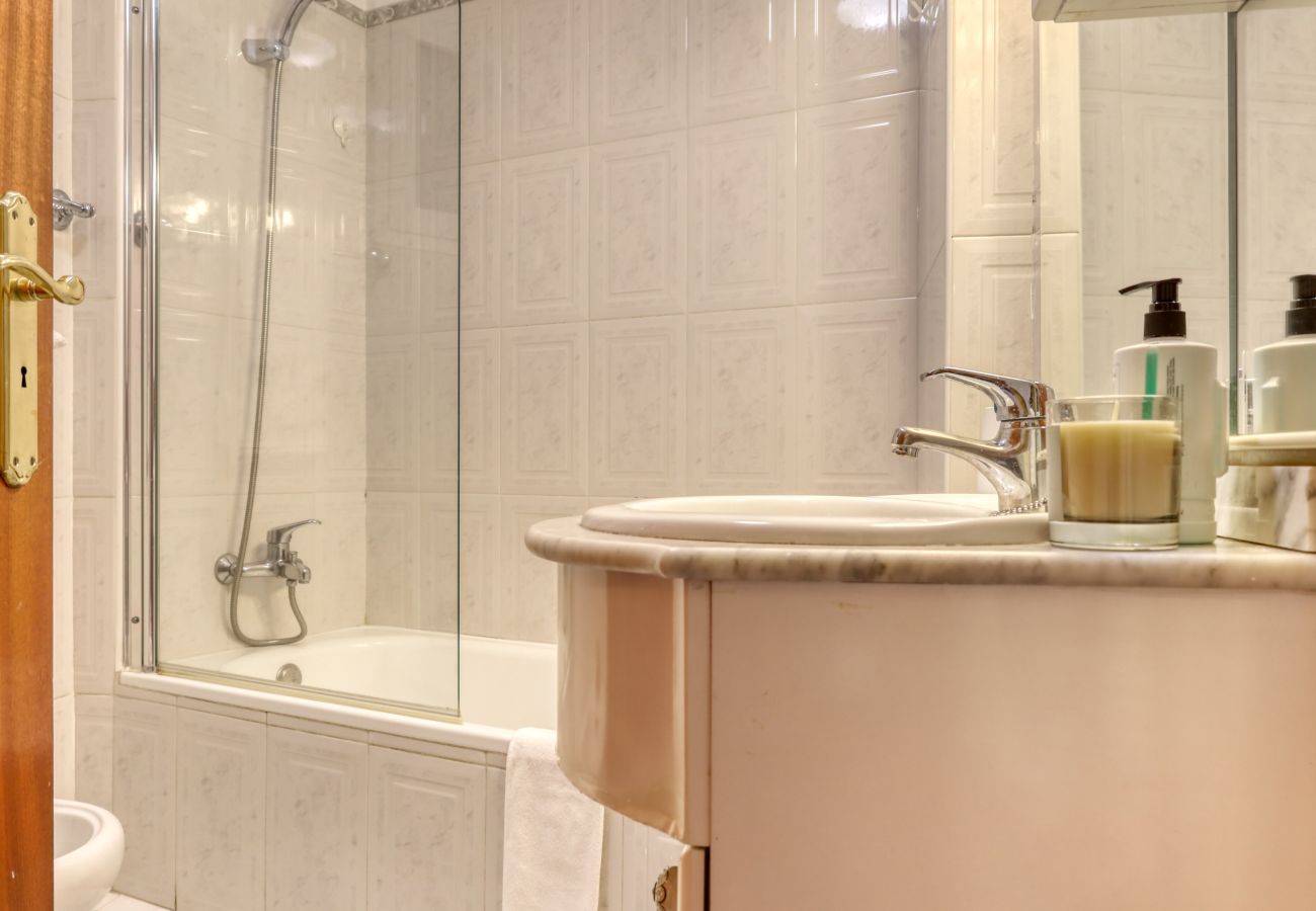 Apartamento en Funchal - Cantinho da Elvira, a Home in Madeira