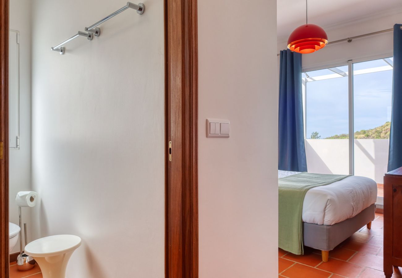 Apartamento en Santa Cruz - Verde Água Garajau, a Home in Madeira