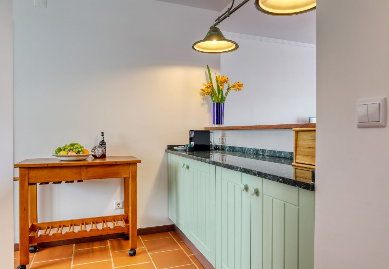 Apartamento en Santa Cruz - Verde Água Garajau, a Home in Madeira