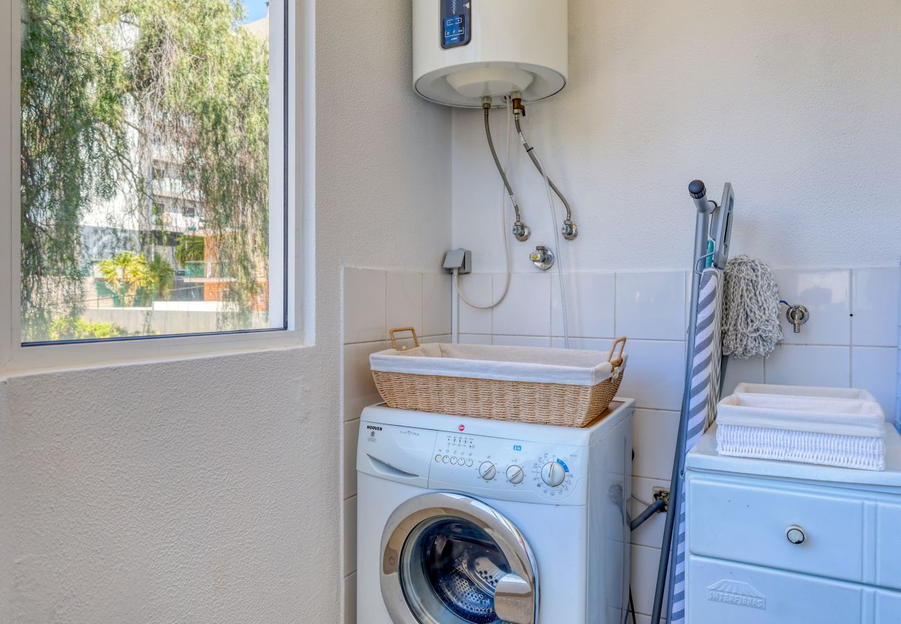 Apartamento en Funchal - Funchal Infinity, a Home in Madeira