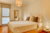 Apartamento en Santa Cruz - Cozy Santa Cruz, a Home in Madeira