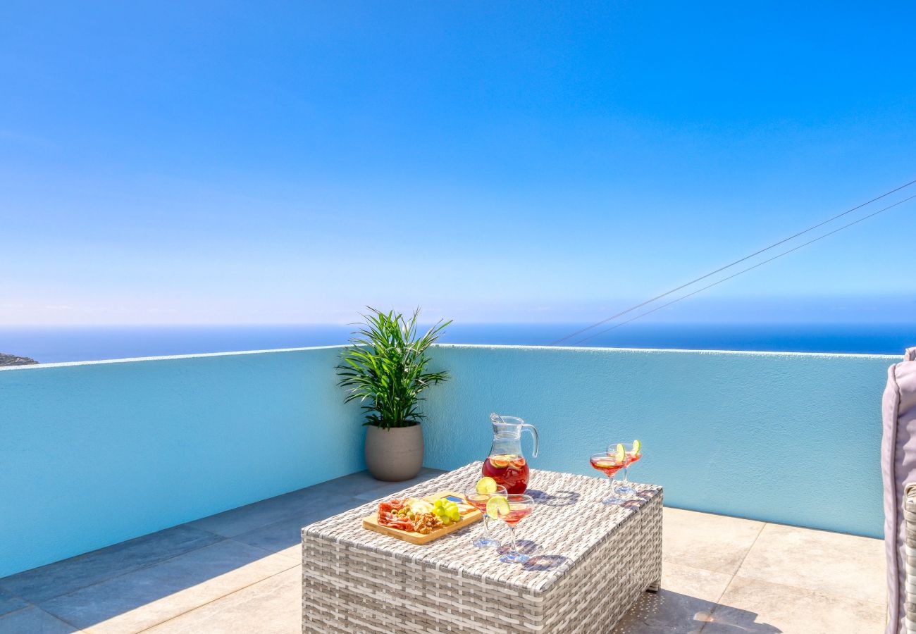 Casa en Ponta do Sol - Blue House, a Home in Madeira