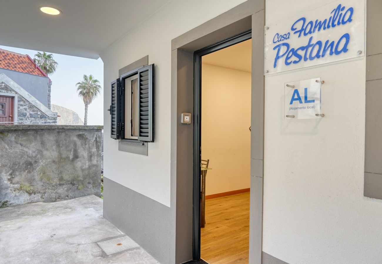 Apartamento em Seixal - Casa Familia Pestana 1, a Home in Madeira