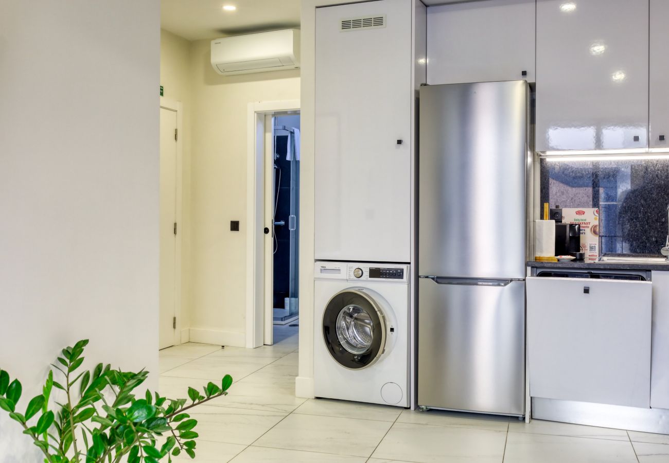 Apartamento em Funchal - Beco Santa Emilia 3M, a Home in Madeira