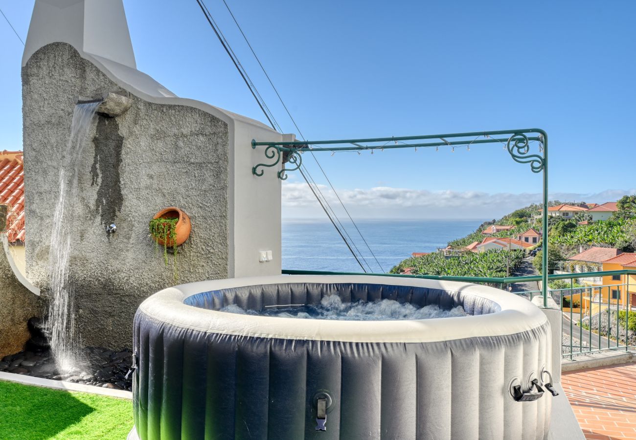 Apartamento em Ponta do Sol - Freitas Paradise, a Home in Madeira