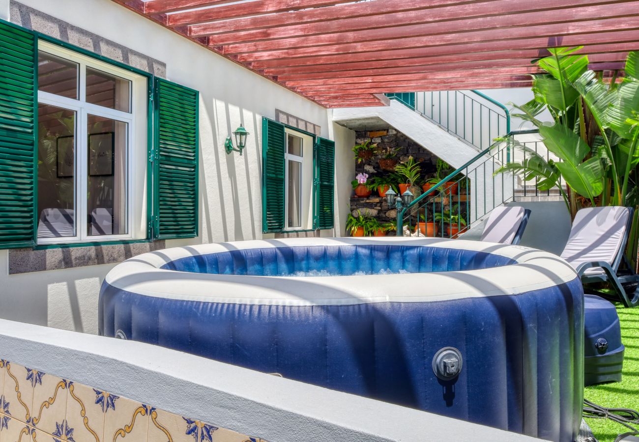 Apartamento em Ponta do Sol - Freitas Paradise, a Home in Madeira