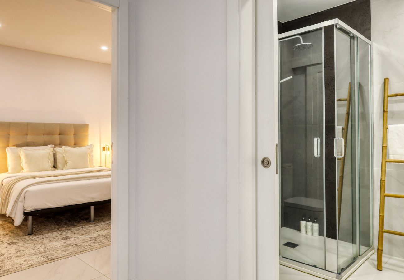 Apartamento em Funchal - Beco Santa Emilia 2G, a Home in Madeira