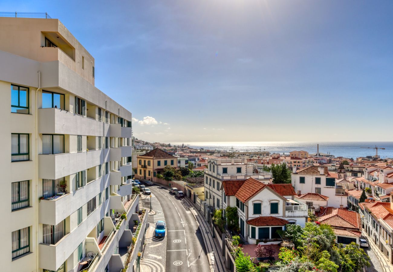 Apartamento em Funchal - Funchal Panoramic View, a Home in Madeira