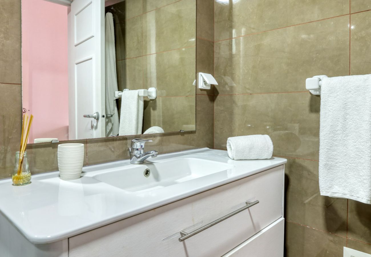 Apartamento em Funchal - Baia Cliff View, a Home in Madeira