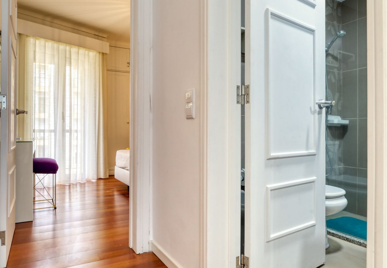 Apartamento em Funchal - Baia Cliff View, a Home in Madeira