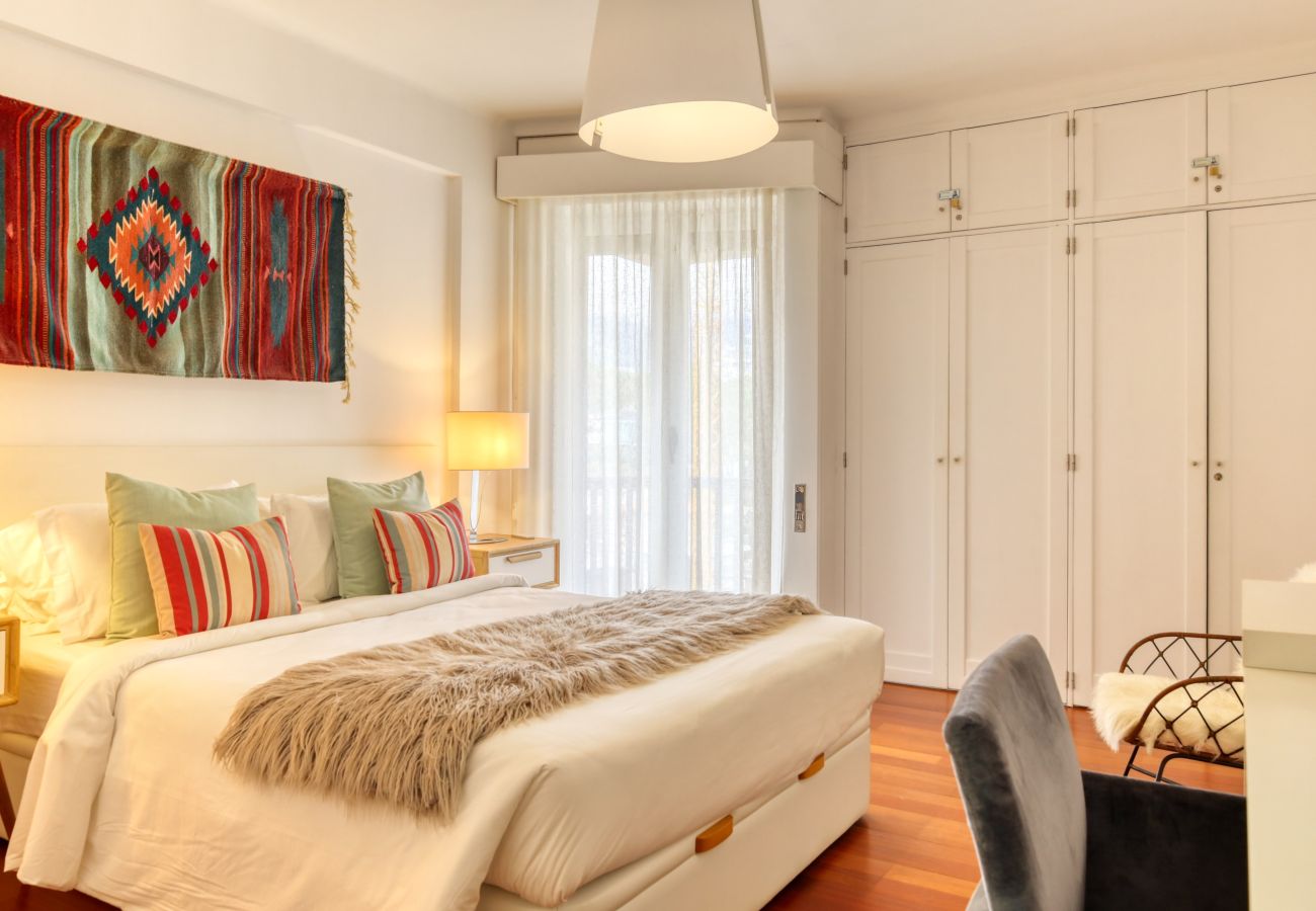 Apartamento em Funchal - Baia Cliff View, a Home in Madeira