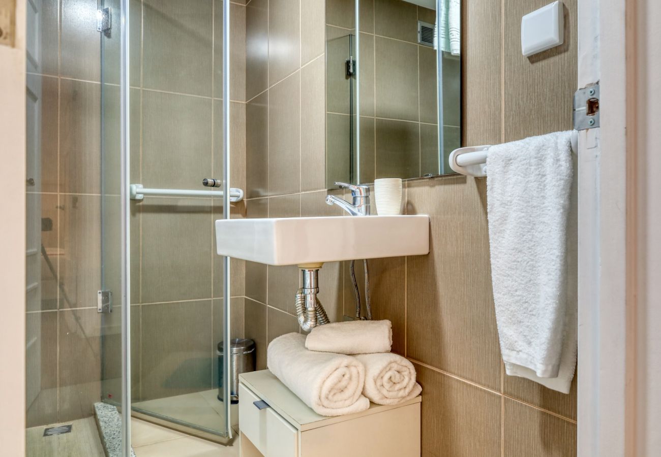 Apartamento em Funchal - Baia Cliff View, a Home in Madeira