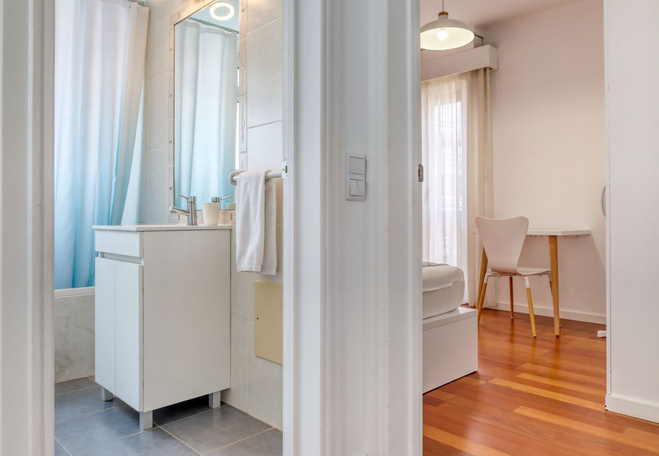 Apartamento em Funchal - Baia Cliff View, a Home in Madeira
