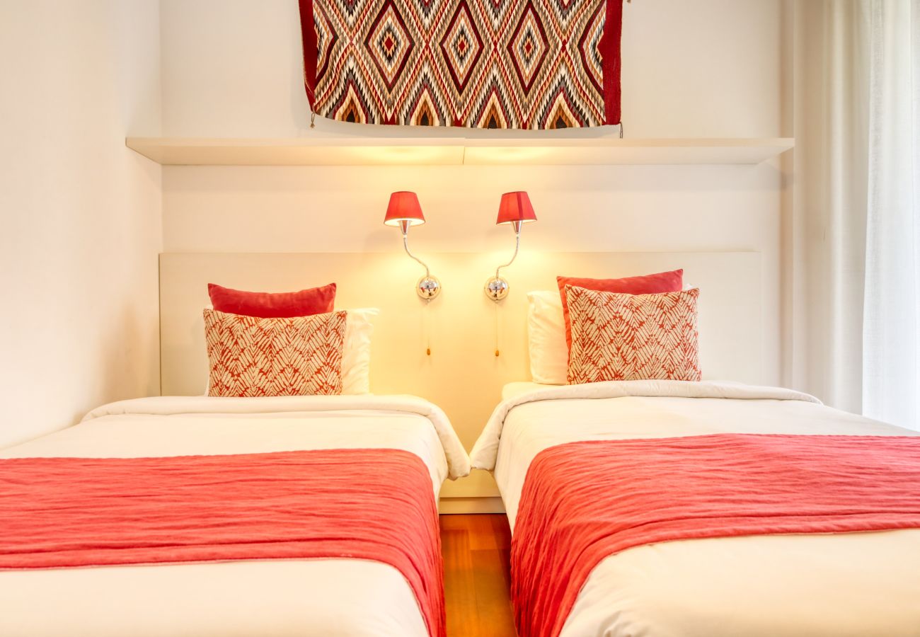 Apartamento em Funchal - Baia Cliff View, a Home in Madeira
