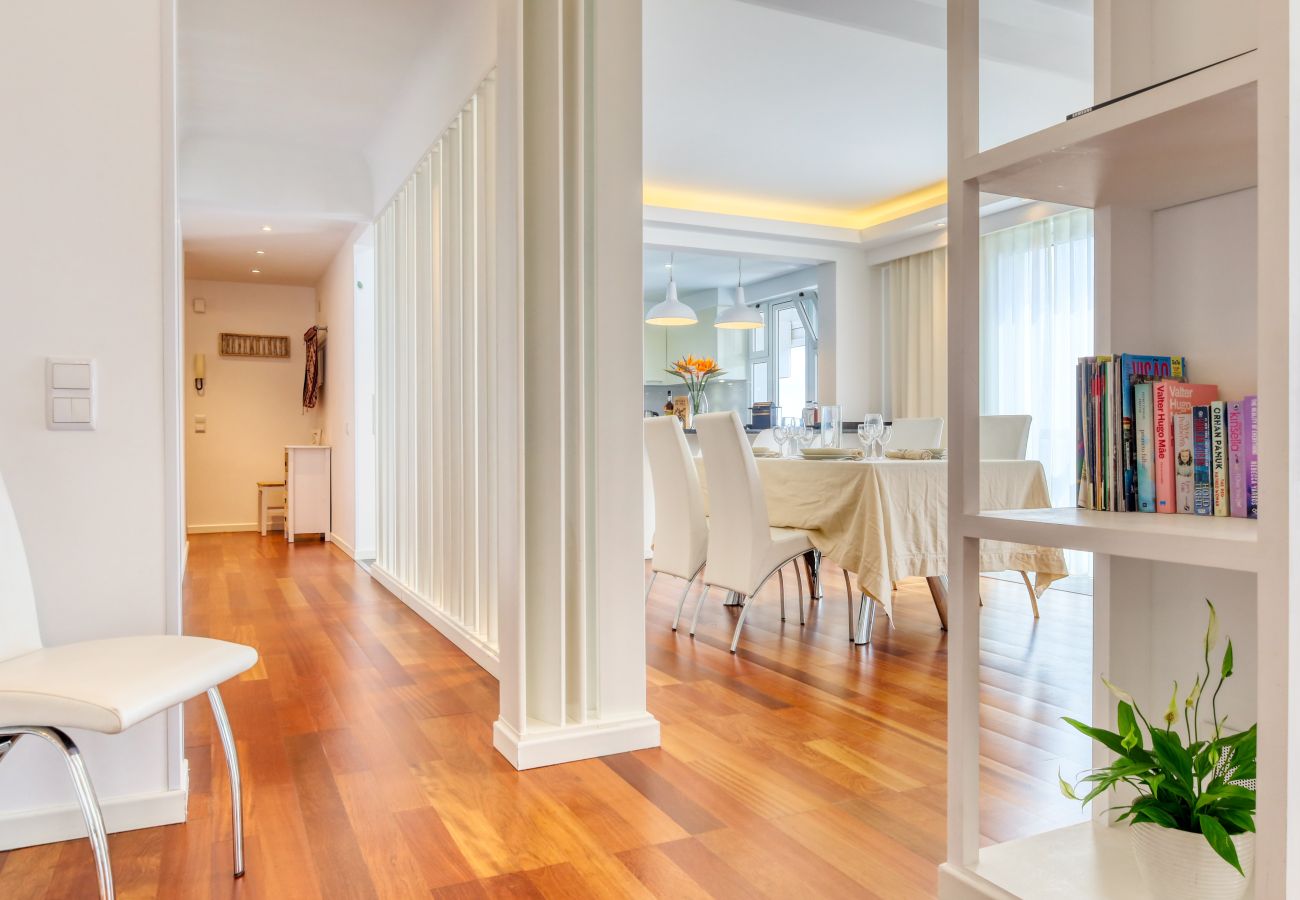 Apartamento em Funchal - Baia Cliff View, a Home in Madeira