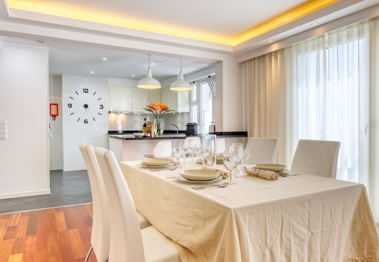 Apartamento em Funchal - Baia Cliff View, a Home in Madeira