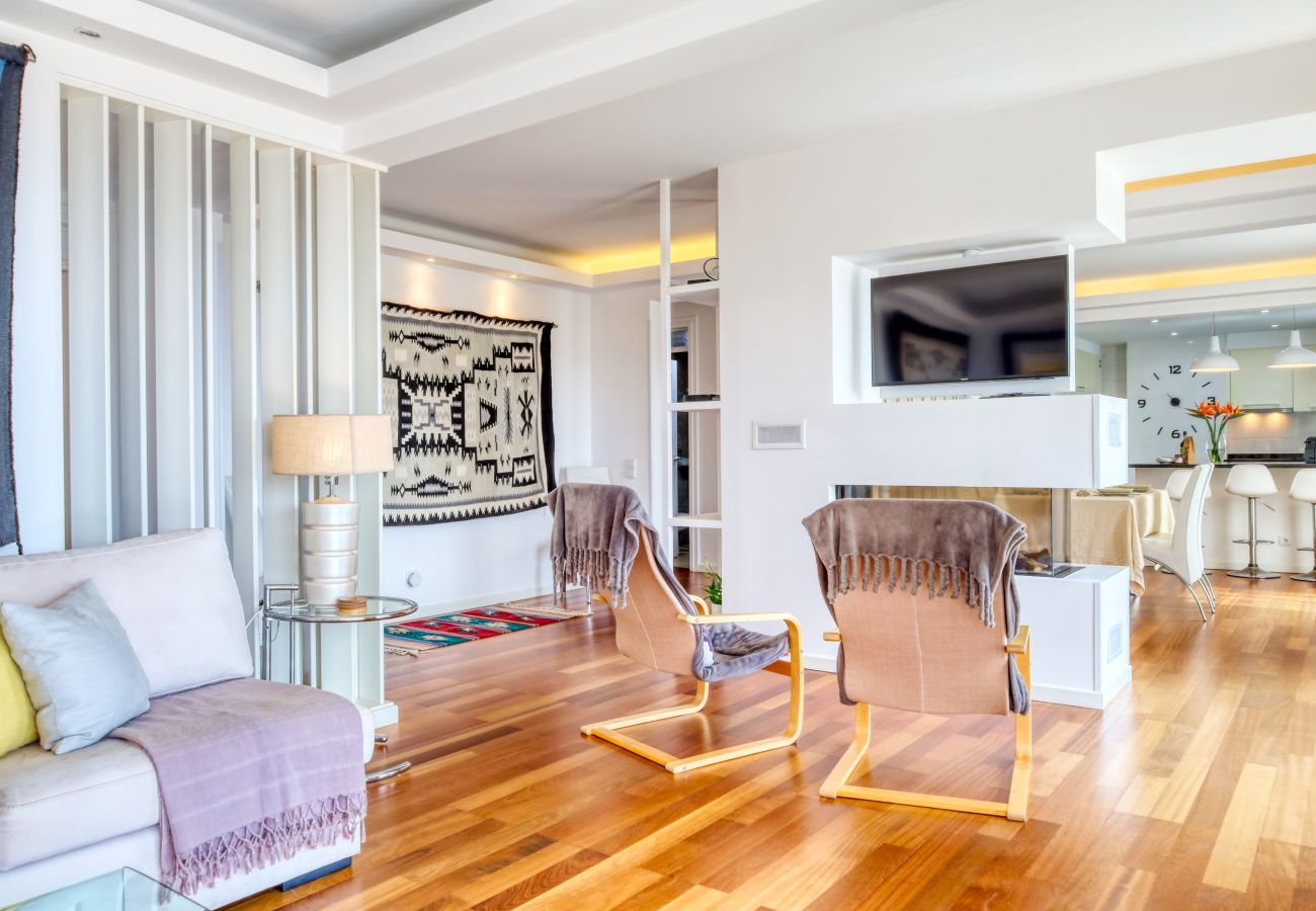 Apartamento em Funchal - Baia Cliff View, a Home in Madeira
