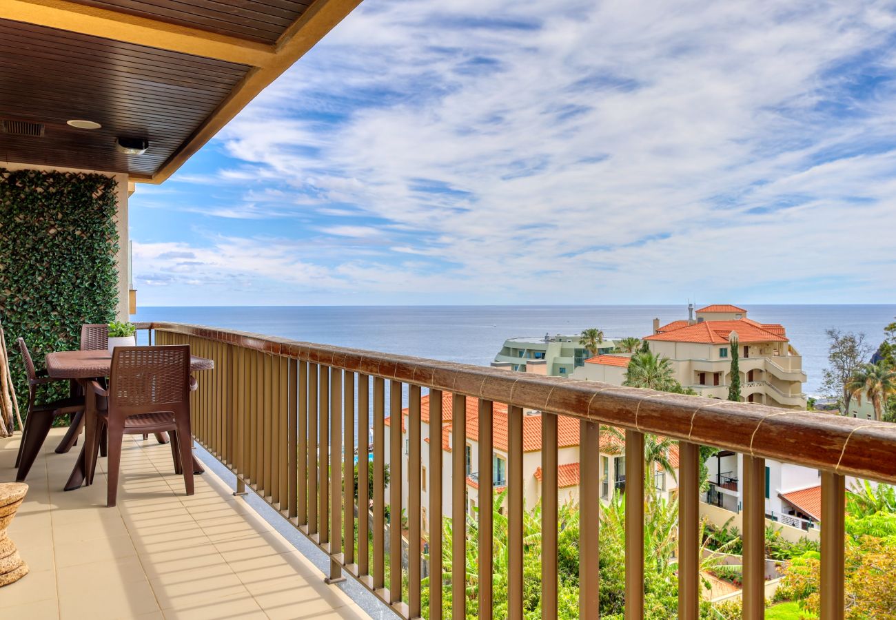 Apartamento em Funchal - Baia Cliff View, a Home in Madeira