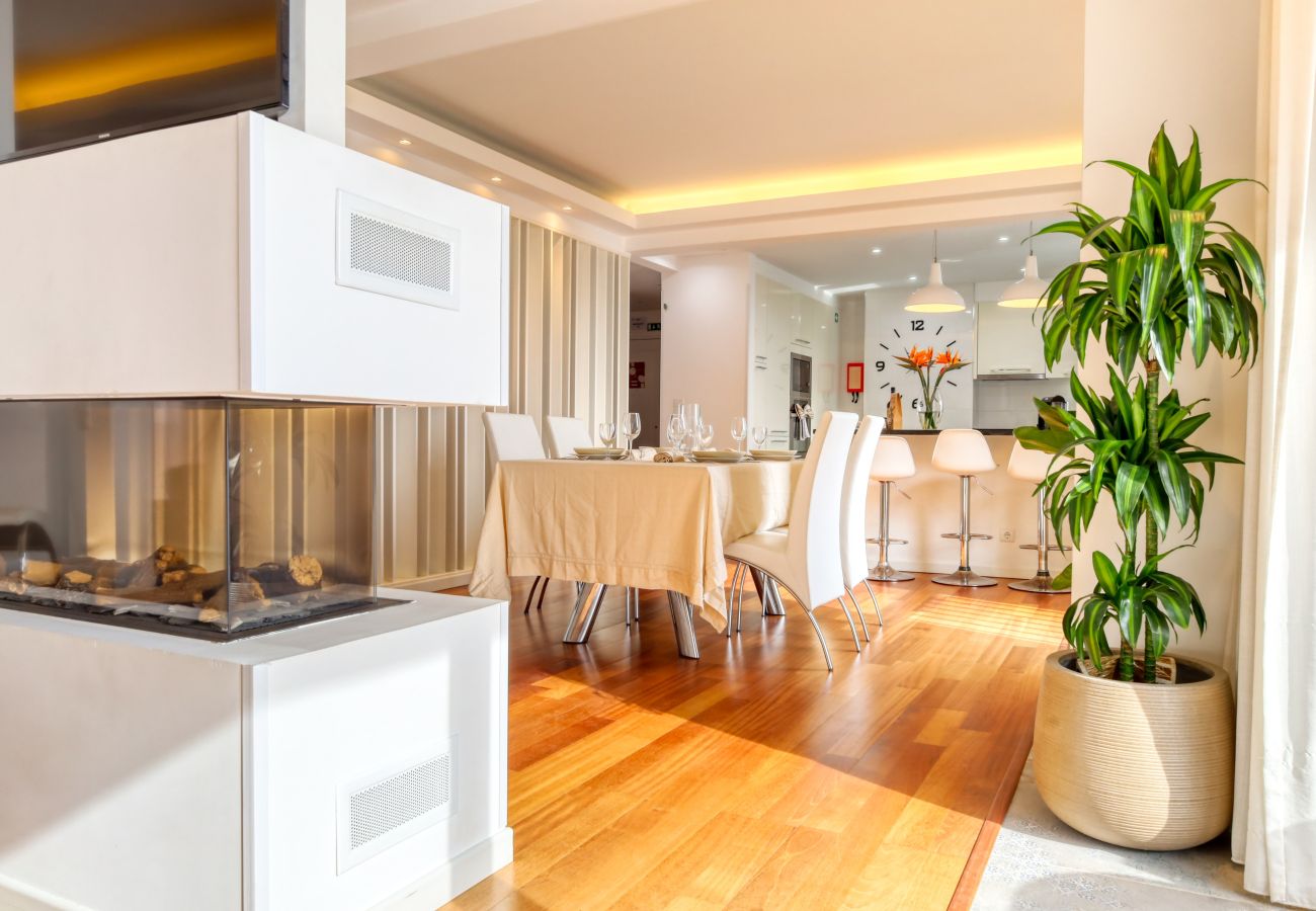 Apartamento em Funchal - Baia Cliff View, a Home in Madeira