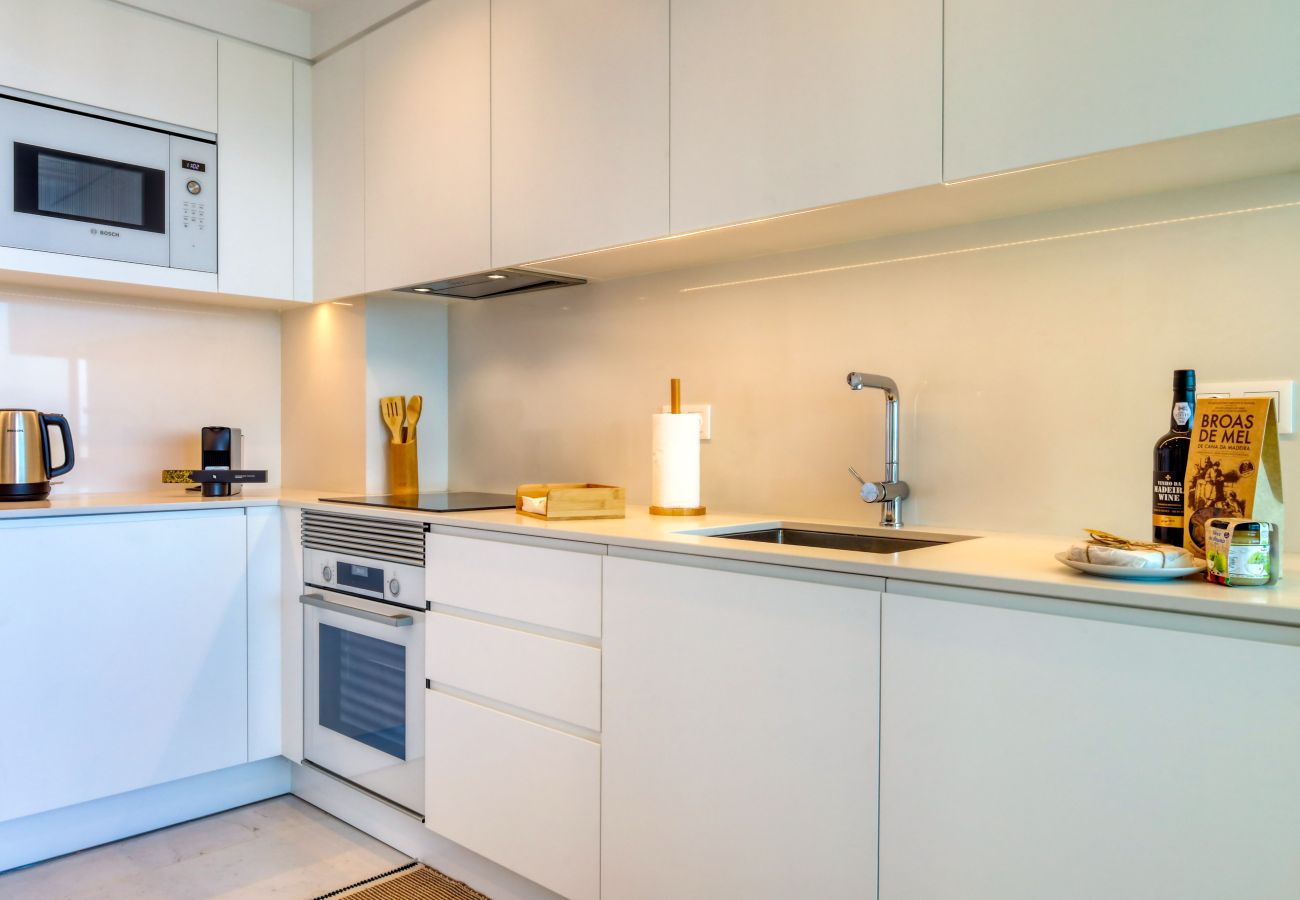 Apartamento em Funchal - Funchal Acqua Blue 5L, a Home in Madeira