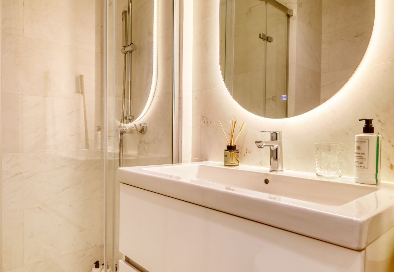 Apartamento em Funchal - Funchal Acqua Blue 5L, a Home in Madeira
