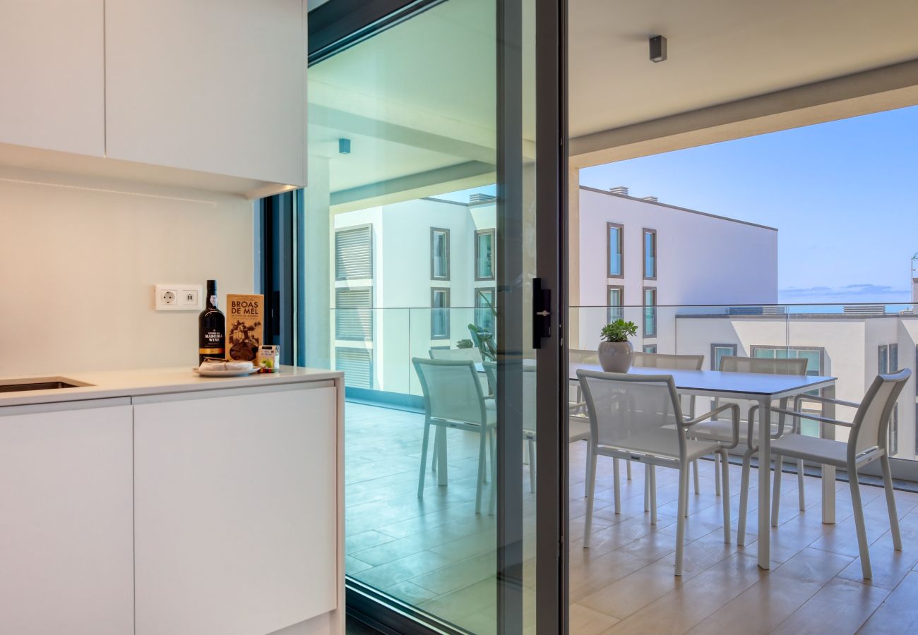 Apartamento em Funchal - Funchal Acqua Blue 5L, a Home in Madeira