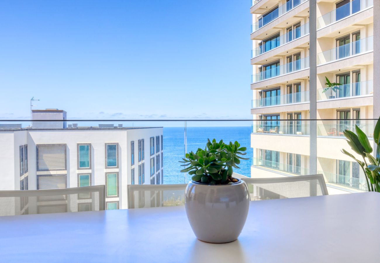 Apartamento em Funchal - Funchal Acqua Blue 5L, a Home in Madeira