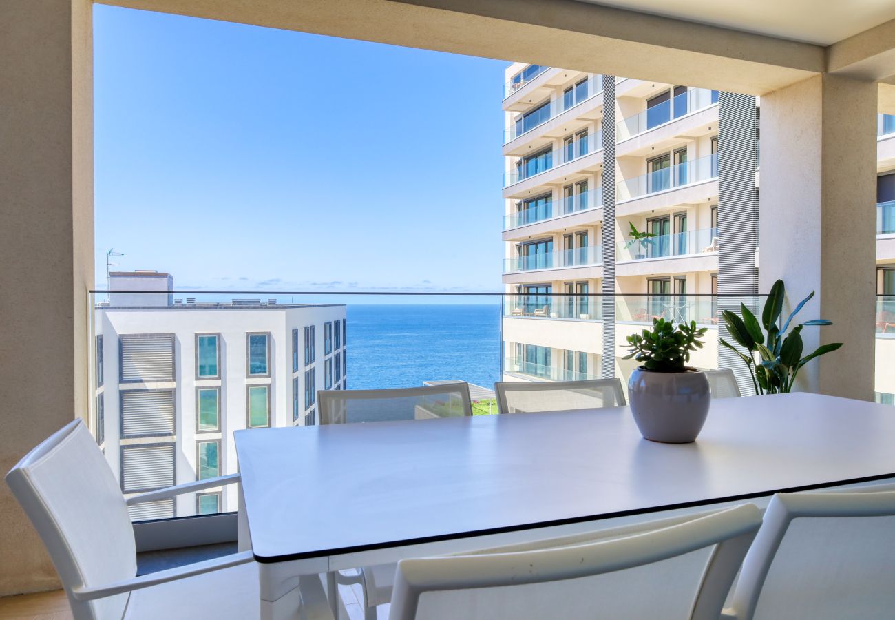 Apartamento em Funchal - Funchal Acqua Blue 5L, a Home in Madeira