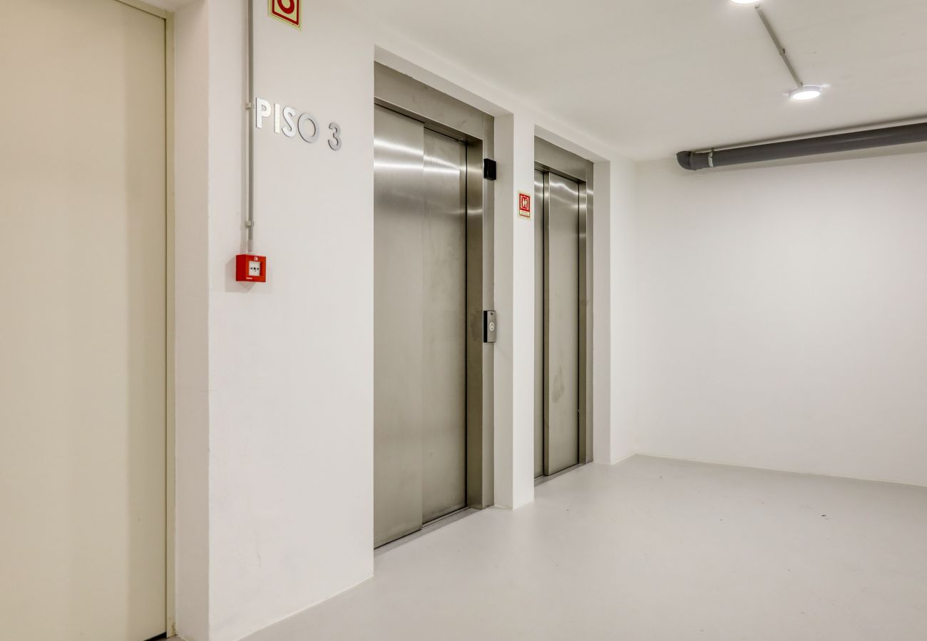 Apartamento em Funchal - Funchal Acqua Blue 5L, a Home in Madeira