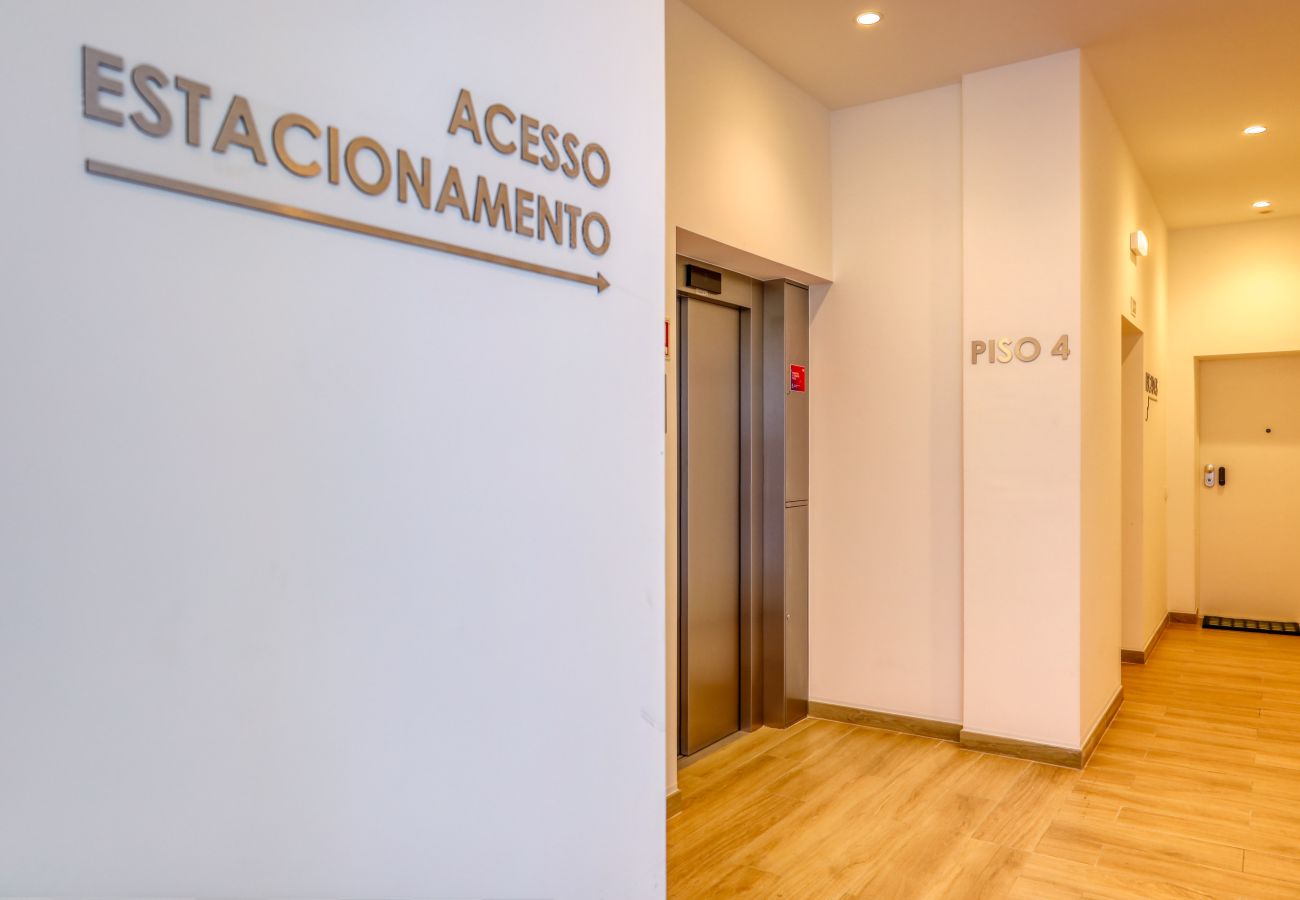 Apartamento em Funchal - Funchal Acqua Blue 5L, a Home in Madeira