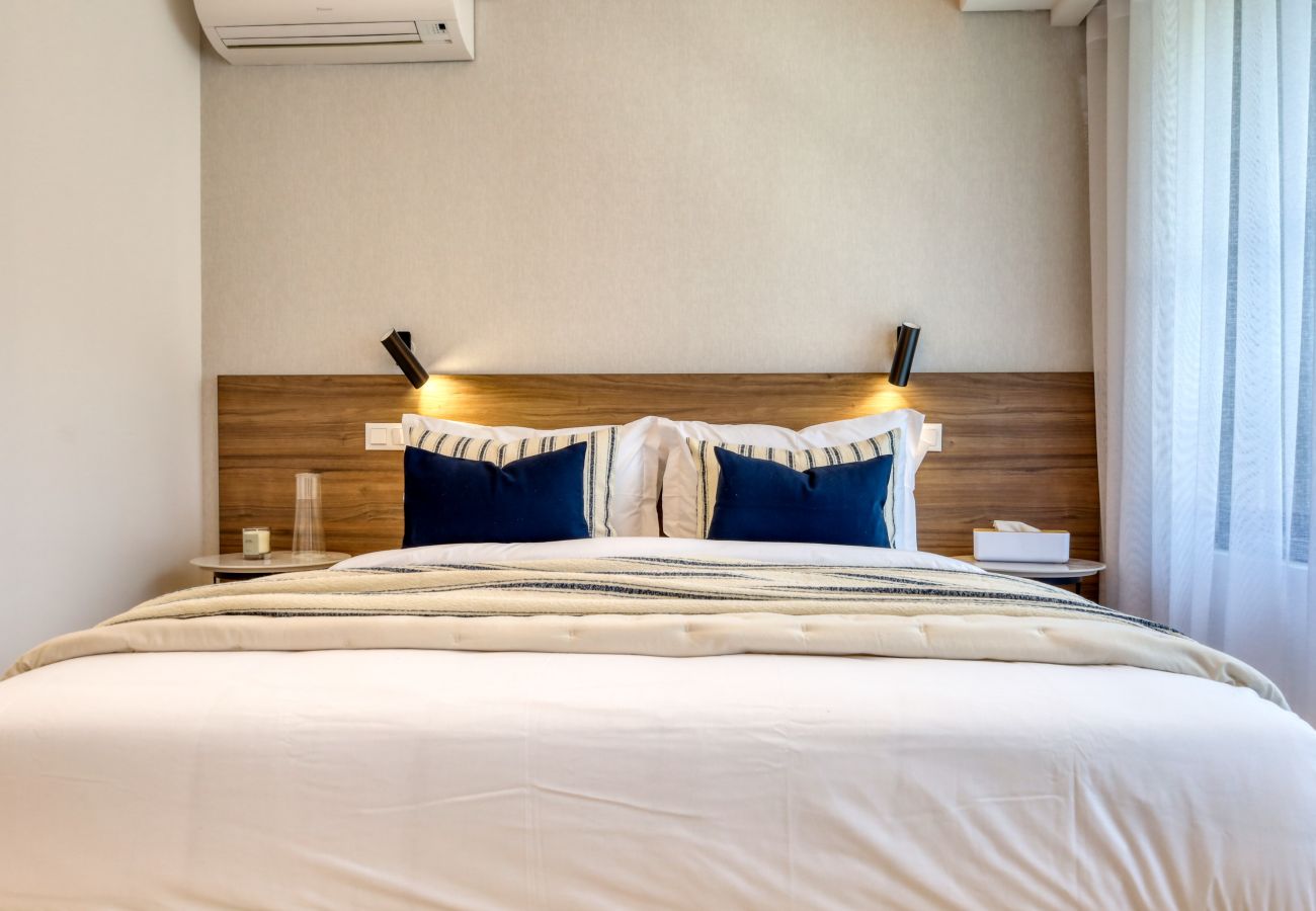 Apartamento em Funchal - Funchal Acqua Blue 5L, a Home in Madeira