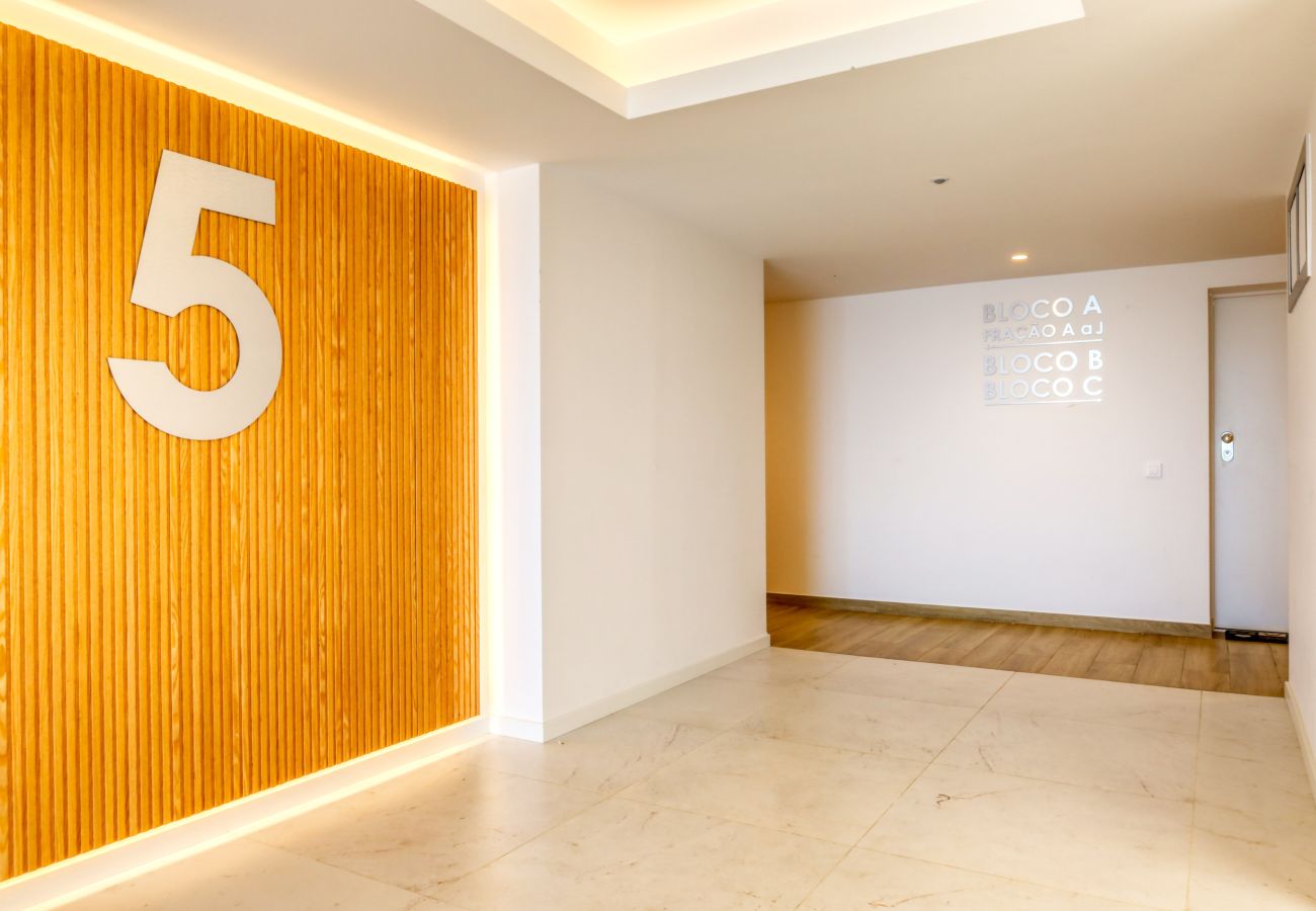 Apartamento em Funchal - Funchal Acqua Blue 5L, a Home in Madeira