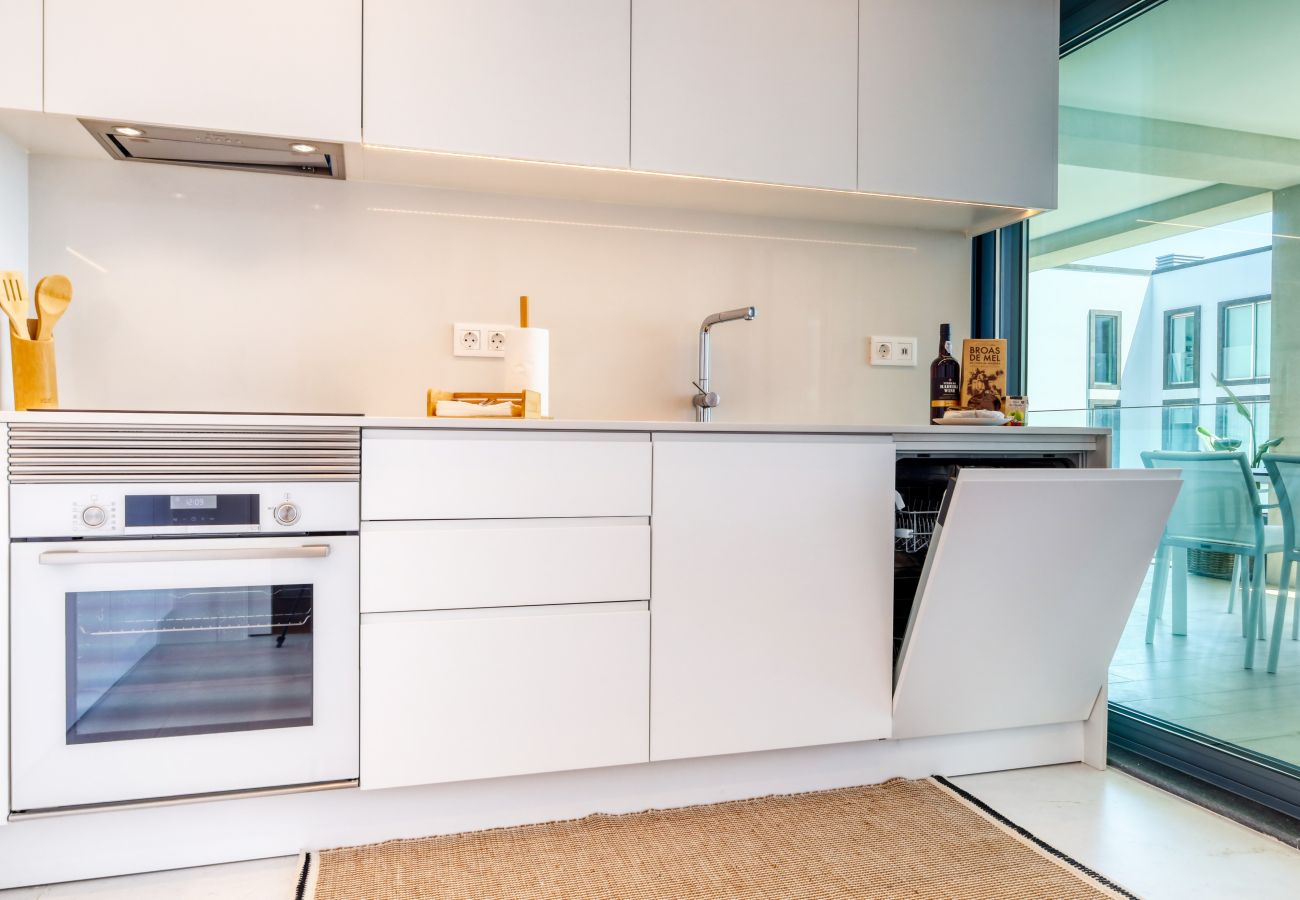 Apartamento em Funchal - Funchal Acqua Blue 5L, a Home in Madeira