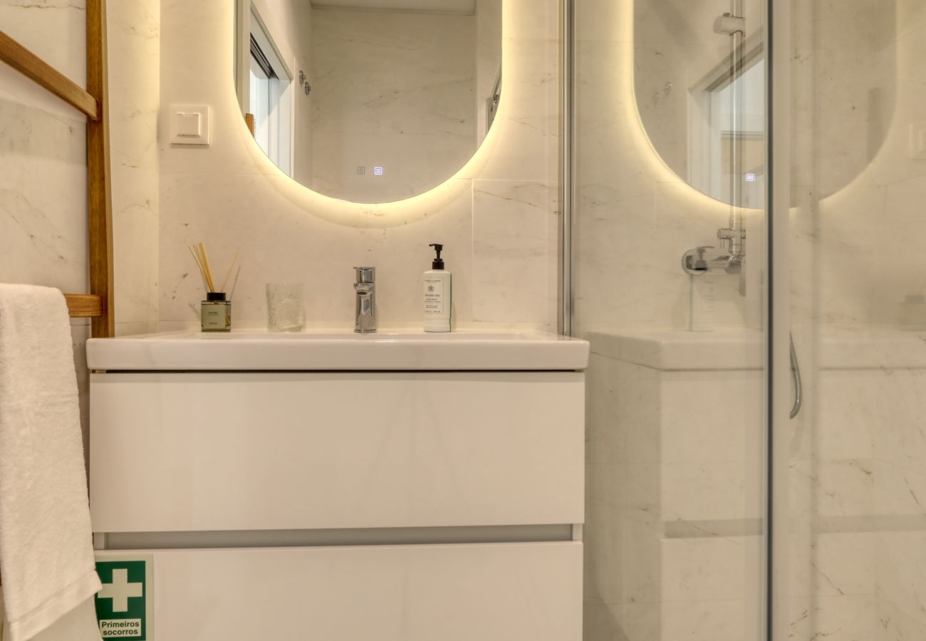 Apartamento em Funchal - Funchal Acqua Blue 3H, a Home in Madeira