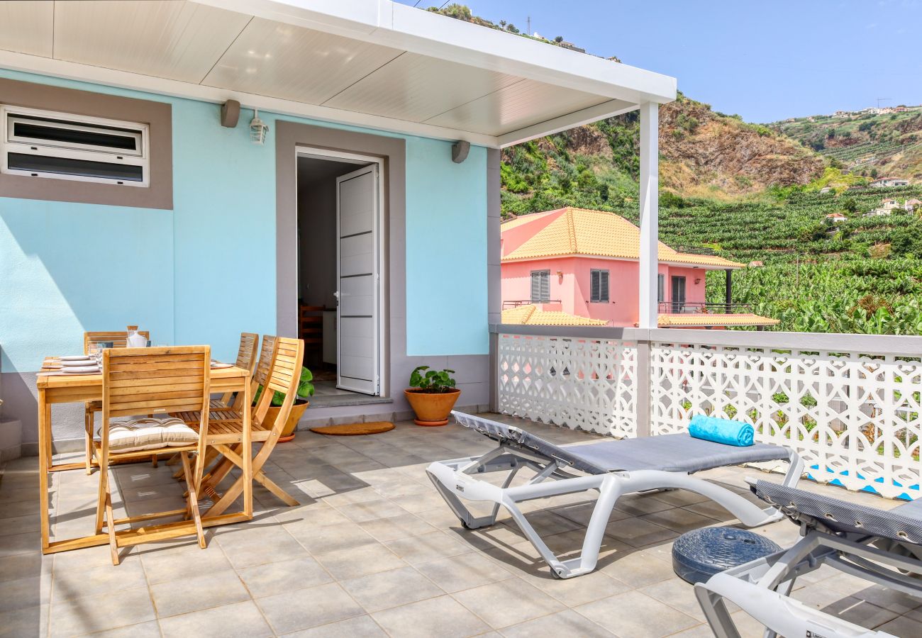 Apartamento em Ponta do Sol - Casa da Tia Celeste I, a Home in Madeira